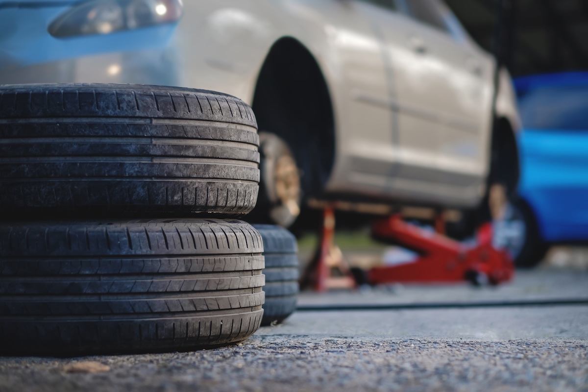 Sostituzione gomme estive: date, obblighi e consigli